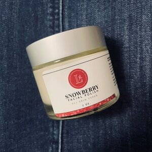 NWT Snowberry Facial Polish Lemongrass Spa